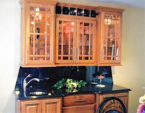 Mirrored backsplash