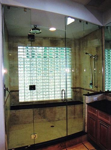 Curved glass enclosure